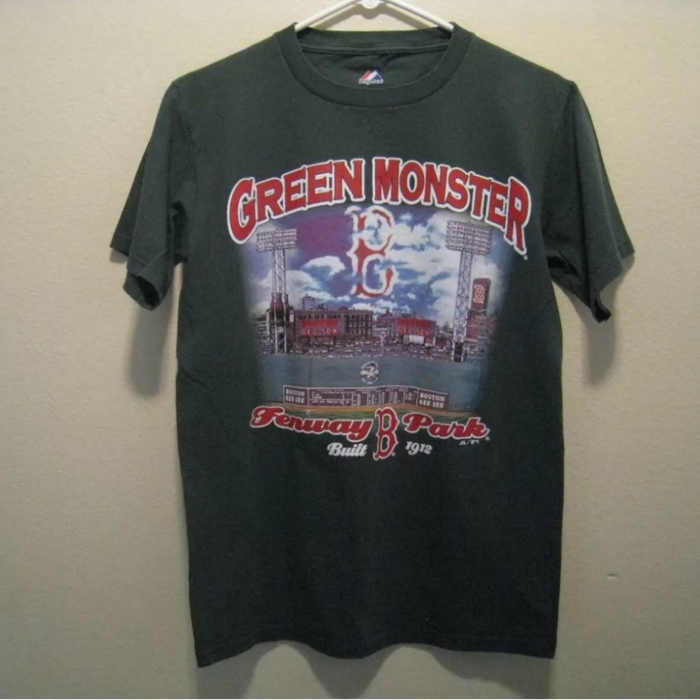 Majestic Boston Red Sox Fenway Park Green Monster T-Shirt (Adult S/CH/P)